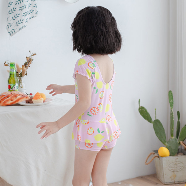 Laste täielik ujumistrikoo lokkide ja flamingo aplikatsiooniga