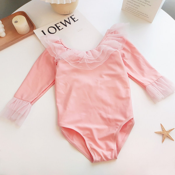 Cijeli kupaći kostim za djevojčice sa 3/4 rukavima i tilom