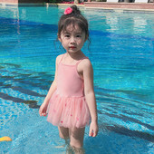 Puna haljina u obliku kupaćeg kostima s tilom