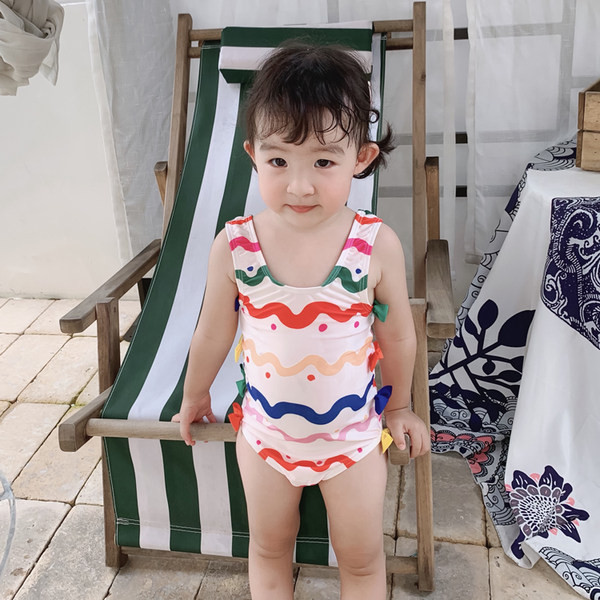 Dječji šareni kupaći kostim s trakama za djevojčicu