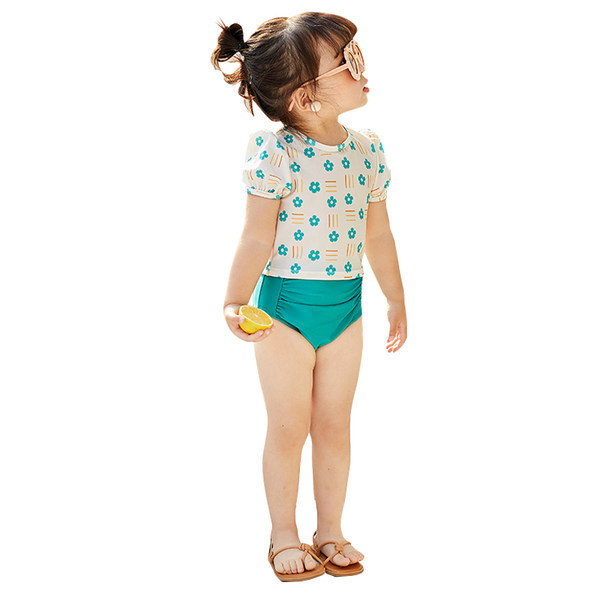 Lühikeste varrukatega laste ujumistrikoo - tüdrukutele