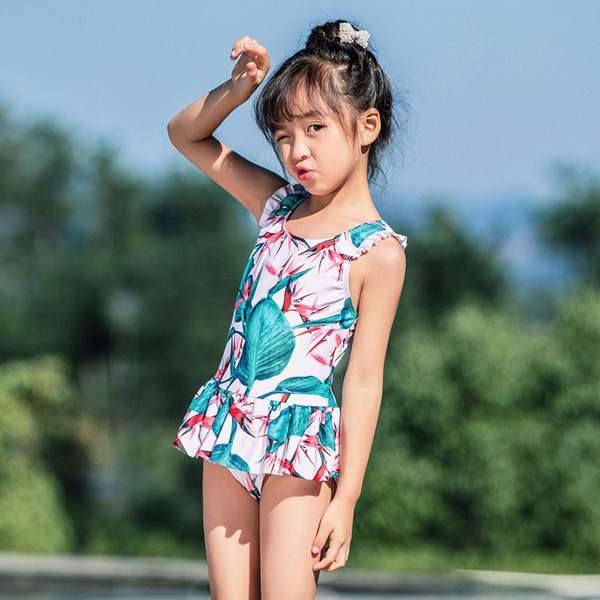 Цветен цял бански костюм за момичета с къдри