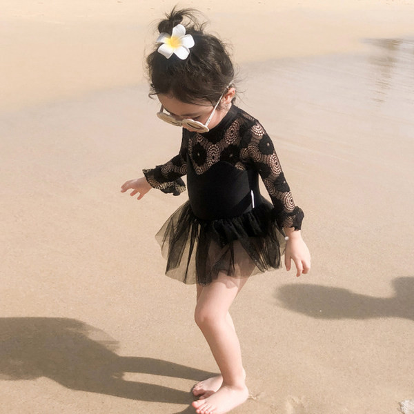 Moderan kupaći kostim za djevojčice od tila i čipke