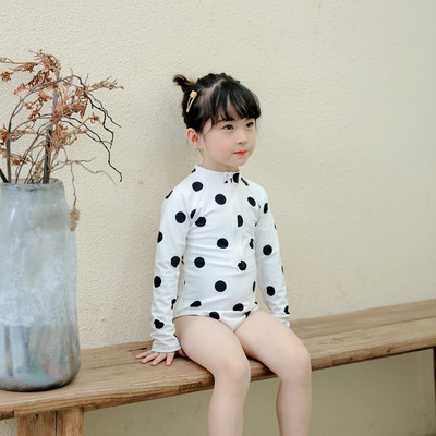 Päikesekaitsega laste ujumistrikoo lukuga