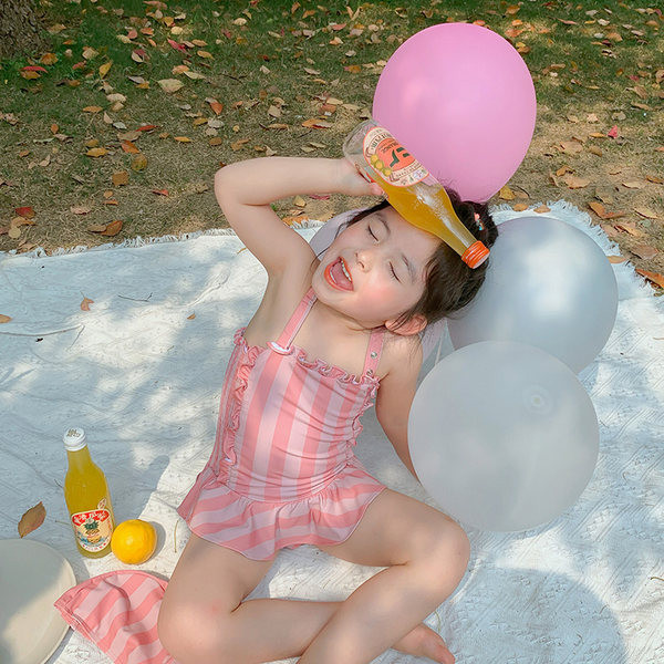 Παιδικό ολόσωμο μαγιό ριγέ για κορίτσια με βολάν