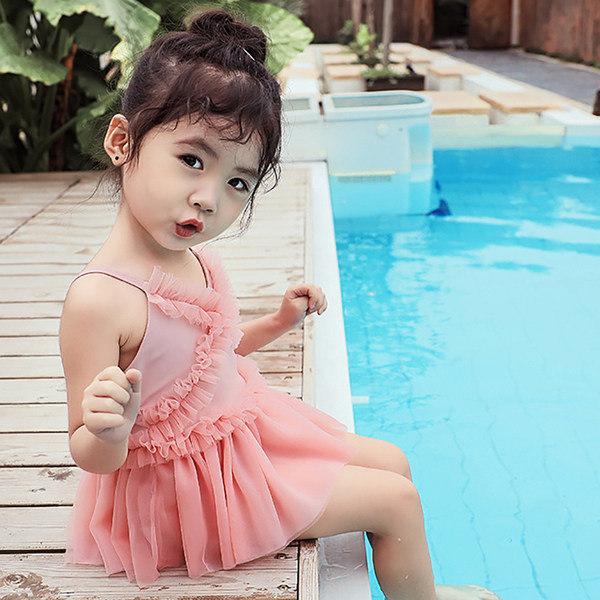 Čitava vrsta kupaćeg kostima od tila za djevojčice