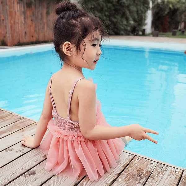 Čitava vrsta kupaćeg kostima od tila za djevojčice