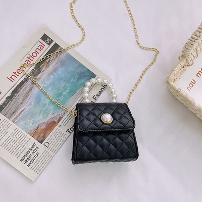 Стилна детска мини чанта с декоративни перли изчистен модел