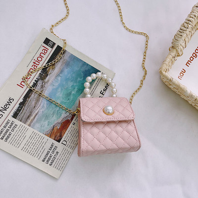 Стилна детска мини чанта с декоративни перли изчистен модел