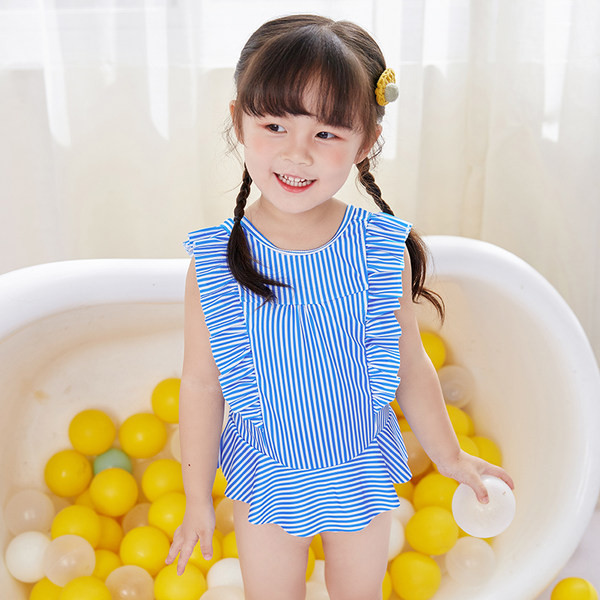 Laste triibuline lokkidega ujumistrikoo tüdrukutele