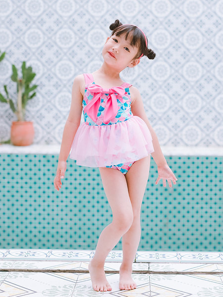 Värviline tülliga laste täisujumistrikoo tüdrukutele