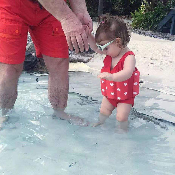 Dječji kupaći kostim crvene boje