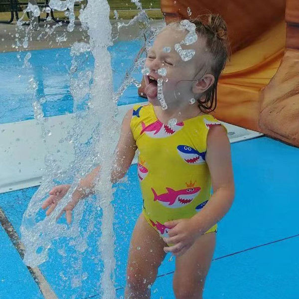 Laste kollane värvilise aplikatsiooniga ujumistrikoo