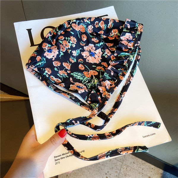 Dječji kupaći kostim s cvjetnom aplikacijom