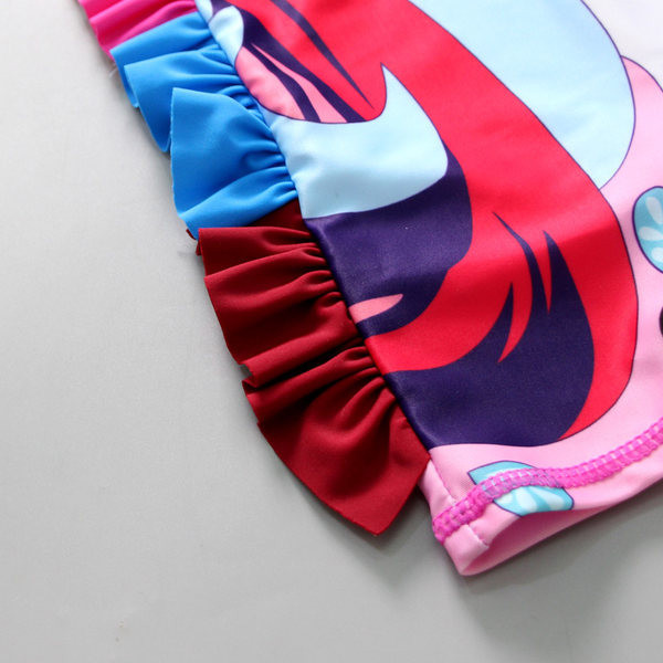 Dječji kupaći kostim sa šarenim aplikacijama prikladan za djevojčice