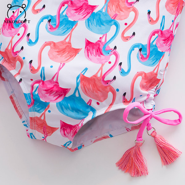 Uut mudelit täis ujumistrikoo rihmadega tüdrukutele