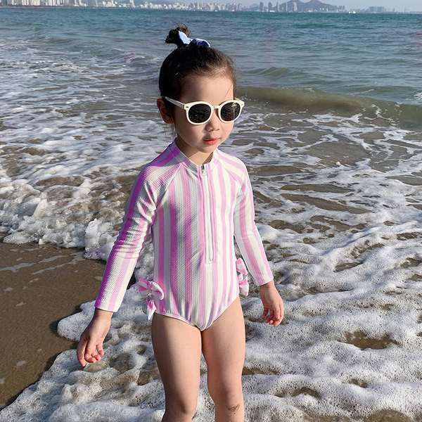 Prugasti kupaći kostim s trakom i dugim rukavima