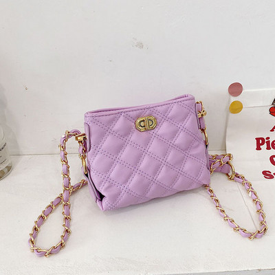 Stiilne pika metallist käepidemega tavaline lastekoti mudel