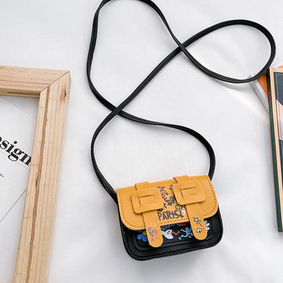 Κομψή παιδική τσάντα πάνω από τον ώμο με επιγραφή