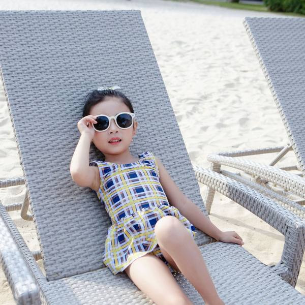 Kupaći kostim s križnim naramenicama na leđima za djevojčice