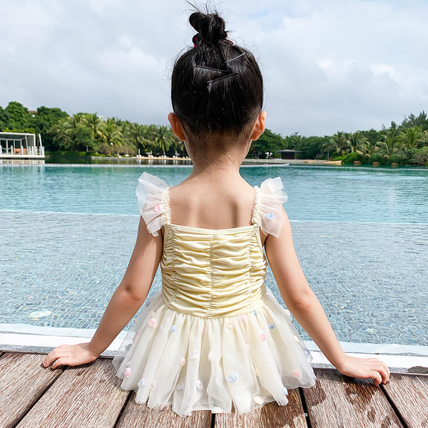 Laste ujumistrikoo hülgeseelikuga