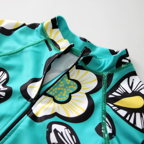 Dječji kupaći kostim s cvjetnim uzorkom u plavoj boji