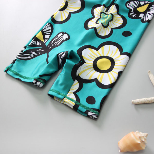 Dječji kupaći kostim s cvjetnim uzorkom u plavoj boji