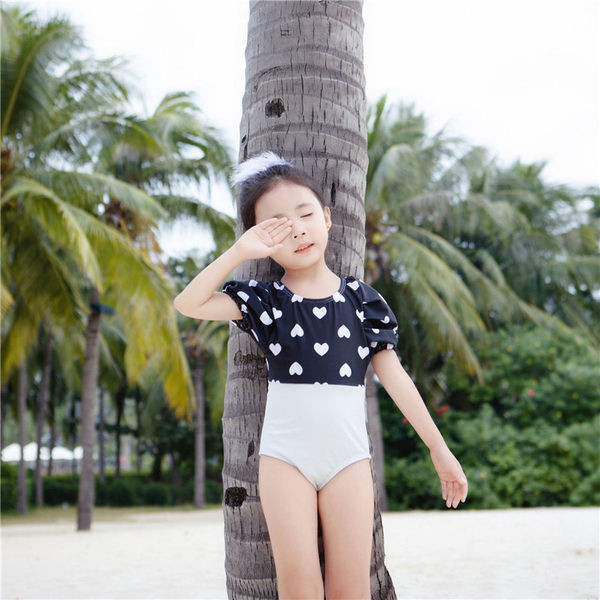 Cijeli kupaći kostim s aplikacijom srca za djevojčice