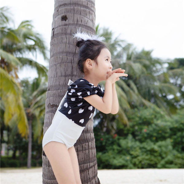 Cijeli kupaći kostim s aplikacijom srca za djevojčice