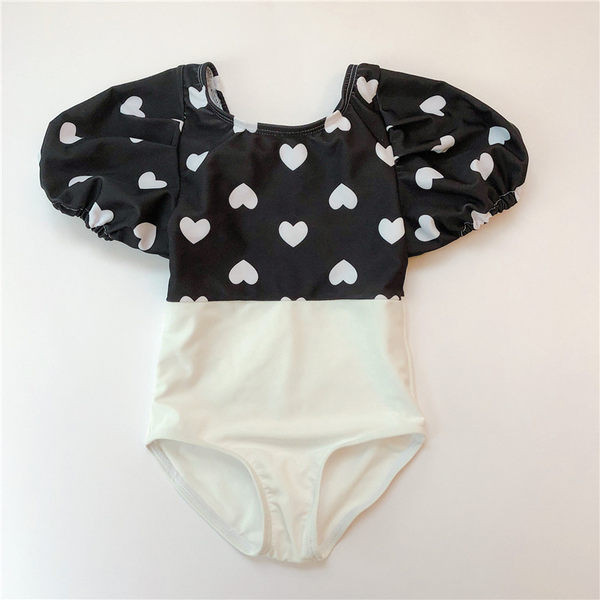 Cijeli kupaći kostim s aplikacijom srca za djevojčice