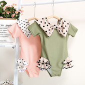 Lühikeste varrukate ja lokkidega laste ujumistrikoo tüdrukutele