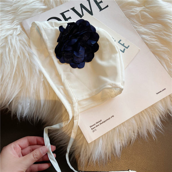 Täielik lokkidega ujumistrikoo tüdrukutele