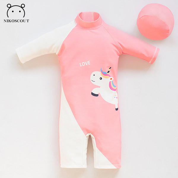 Uus mudel päikesekaitsekreemiga ujumistrikoo aplikatsiooniga tüdrukutele