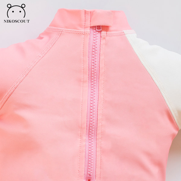 Uus mudel päikesekaitsekreemiga ujumistrikoo aplikatsiooniga tüdrukutele