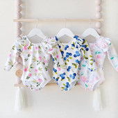 Kolmes värvitoonis lillemustriga laste ujumistrikoo