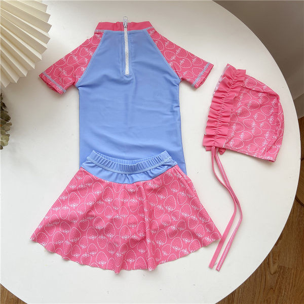 Dječji kupaći kostim iz dva dijela sa aplikacijom