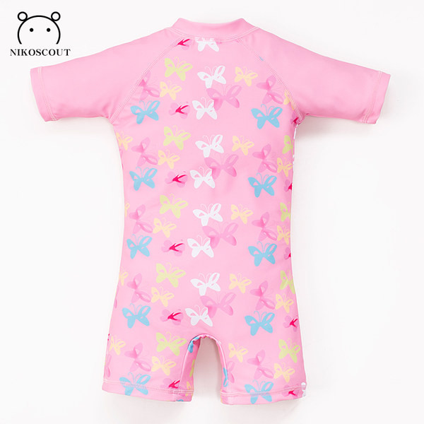 Novi model cijelog kupaćeg kostima s rozim zatvaračem