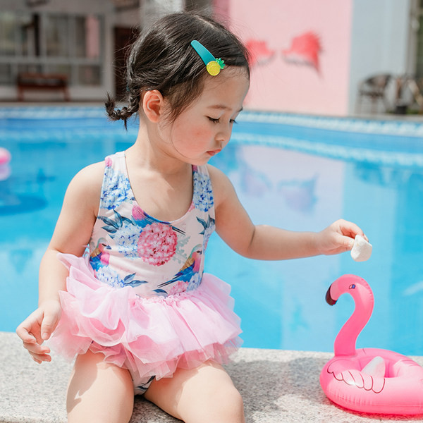 Moderan kupaći kostim sa širokim naramenicama i tilom za djevojčice