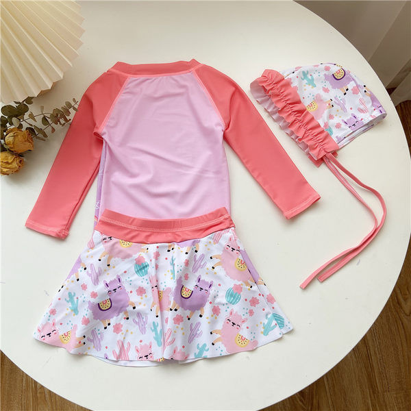 Dječji kupaći kostim iz dva dijela sa aplikacijom