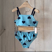 Kaheosaline südametega laste ujumistrikoo