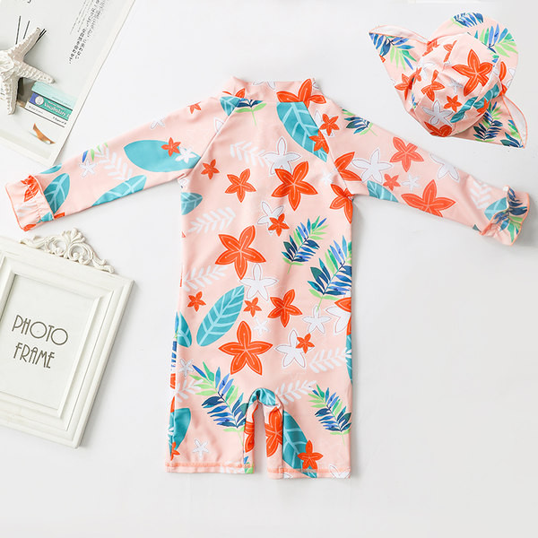 Uus mudel päikesekaitsega ujumistrikoo lukuga ja pikkade varrukatega