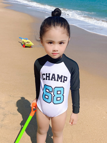 Laste täisujumistrikoo pikkade varrukatega ja trükiga