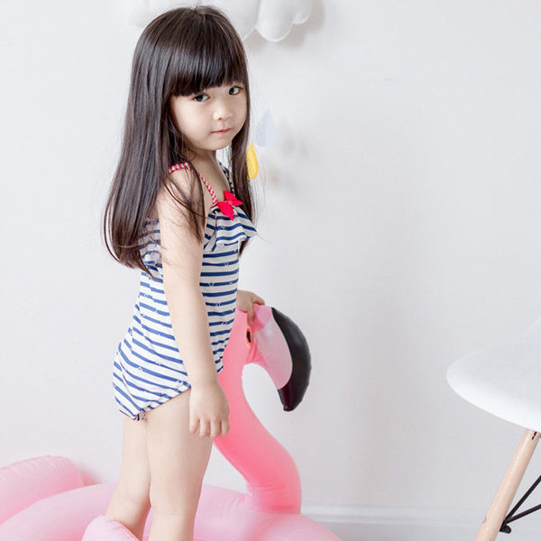 Παιδικό ριγέ μαγιό με λεπτούς ιμάντες και κορδέλα