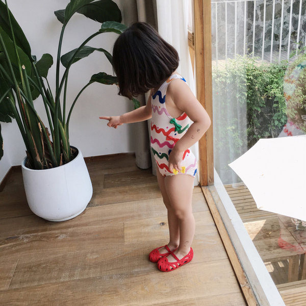 Laiade rihmade ja paeltega laste täisujumistrikoo