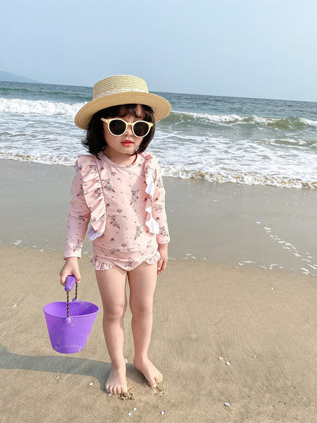 Bērnu peldkostīms ar garām piedurknēm un lokām