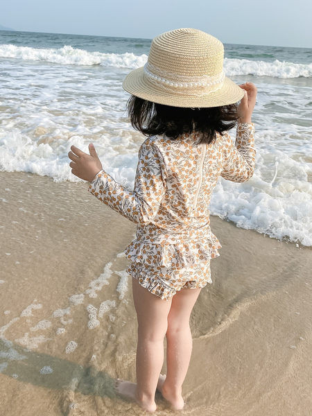 Bērnu peldkostīms ar garām piedurknēm un lokām