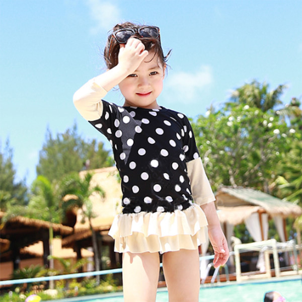 Moderni dječji puni kupaći kostim na točkice