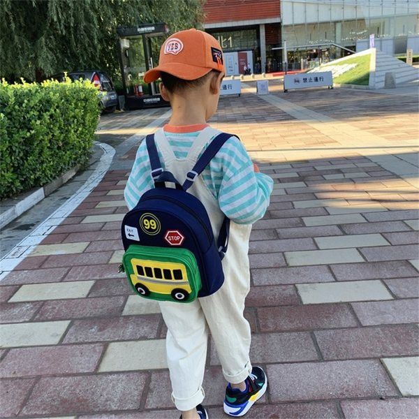 Moderna bērnu mugursoma ar rāvējslēdzēju un uzrakstu