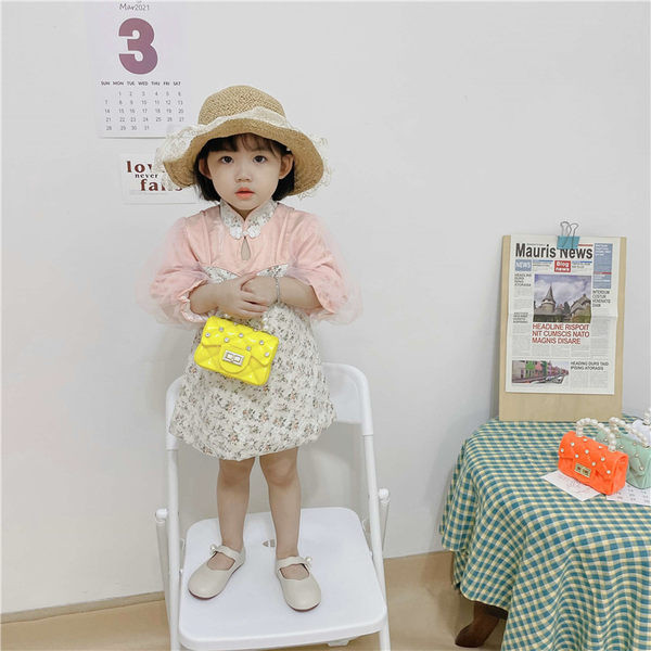 Μοντέρνα παιδική τσάντα με αγκράφα για κορίτσια