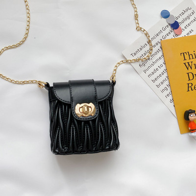 Stiilne lastekoti tavaline pandlaga mudel